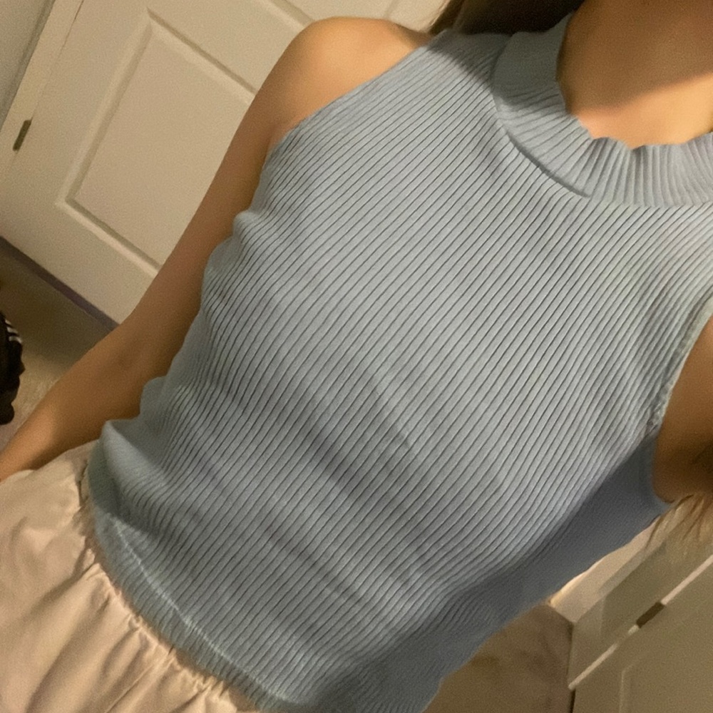 Uniqlo top